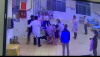Khởi tố 2 cha con hành hung nhân viên y tế Bệnh viện Đa khoa Lâm Đồng
