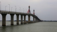 Ngắm nhìn cầu Cửa Hội bắc qua sông Lam trước ngày thông xe nối Nghệ An - Hà Tĩnh