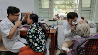 Mổ mắt miễn phí cho hơn 1500 người dân khó khăn Thừa Thiên Huế