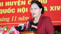 Chủ tịch Quốc hội tiếp xúc cử tri tại thành phố Cần Thơ