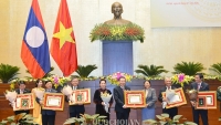 Trao tặng Huân chương của Nhà nước Lào cho tập thể, cá nhân của Quốc hội Việt Nam