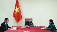 Thủ tướng Nguyễn Xuân Phúc điện đàm với Tổng thống Hàn Quốc về phòng, chống dịch COVID-19