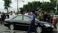 Hôm nay, nhóm Giang '36' bao vây, chặn xe ô tô công an ra tòa