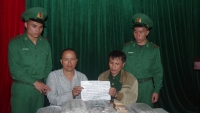 Nghệ An: Bắt 2 đối tượng vận chuyển trái phép 25 kg thuốc nổ TNT