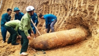 Nghệ An: Đào đất xây nhà, tá hoả phát hiện quả bom 