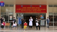 Bệnh nhân sơ sinh mắc COVID -19 đầu tiên ở Việt Nam khỏi bệnh