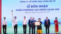 Thủ tướng trao Huân chương lao động hạng Nhì cho Công ty CP thực phẩm sữa TH