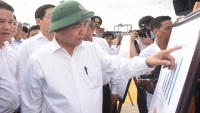 Thủ tướng Nguyễn Xuân Phúc kiểm tra cảng nước sâu lớn nhất Việt Nam