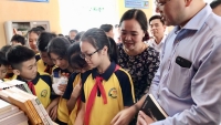 Trao tặng tủ sách cho nhân dân xã Đồng Tâm, huyện Mỹ Đức, Hà Nội
