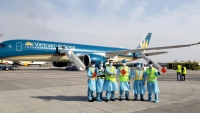 Vietnam Airlines tăng chuyến, khai thác tàu bay thân rộng phục vụ và hỗ trợ hành khách đến, đi từ Đà Nẵng