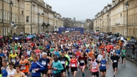 Bất chấp dịch Covid-19 Giải chạy Bath Half Marathon 2020 vẫn diễn ra tại nước Anh