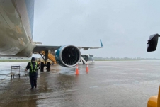 Nhiều cảng hàng không đóng cửa, chuyến bay bị hủy do bão Noru