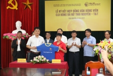 Bóng đá nữ Việt Nam lần đầu tiên có ‘tiền lót tay’ cầu thủ