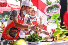 999 gia đình Việt Nam lập kỷ lục nấu món ăn 3 miền: 