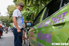 Con đường hoàn lương trên xe cơm từ thiện của gã giang hồ Sài Gòn