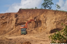 Đóng cửa một mỏ đất để bảo vệ khoáng sản tại Thanh Hoá