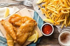 Xung đột Nga-Ukraine khiến “Fish & chips” – món ăn quốc dân Anh đắt hơn bít tết