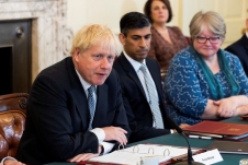 Thủ tướng Anh Johnson chịu thêm sức ép khi hai bộ trưởng từ chức