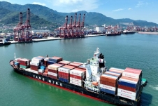 Trung Quốc đạt kỳ vọng thặng dư thương mại 101 tỷ USD