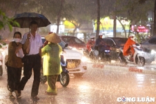 Dự báo thời tiết12/8: Hà Nội, Bắc Bộ có mưa lớn
