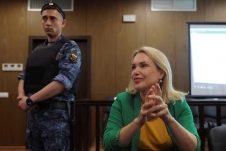 Nhà báo phản chiến Nga đối mặt với án tù 10 năm