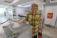 Các khu vực bị chiếm đóng của Ukraine đi bỏ phiếu gia nhập Nga