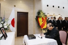Chủ tịch nước Nguyễn Xuân Phúc lên đường đến Nhật Bản dự Lễ Quốc tang cố Thủ tướng Abe Shinzo