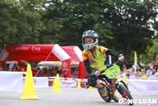 Hà Nội: Ngỡ ngàng màn trình diễn của hơn 500 tay đua nhí tại giải đua xe thăng bằng