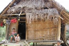 Việt Nam hiện còn khoảng 5% dân số thuộc hộ nghèo cùng cực