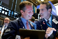 Chứng khoán các thị trường hồi phục, Dow Jones nhảy vọt 765 điểm trong phiên đầu tháng 10