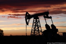 Liên minh châu Âu đồng ý giới hạn giá dầu Nga trong gói trừng phạt mới