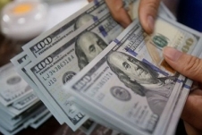 Đồng đô la Mỹ “đỉnh” 2 tháng, tỷ giá trong nước “tàu lượn”