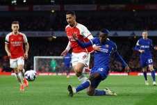 Thắng Chelsea 5-0, Arsenal bỏ xa Man City 4 điểm trên bảng xếp hạng
