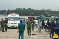 Quảng Ninh: Giông lốc đánh chìm tàu, 4 người mất tích