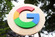 Công ty mẹ của Google cán mốc 2 nghìn tỷ USD, lợi nhuận và cổ phiếu tăng vọt
