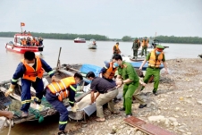 Quảng Ninh: Đã tìm thấy thi thể thứ 4 trong vụ lật thuyền nan trên sông Chanh