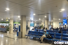 Hành khách di chuyển qua cảng hàng không quốc tế Tân Sơn Nhất giảm