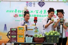 Nhiều nông dân Trung Quốc trở thành triệu phú nhờ bán hàng livestream