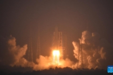 Trung Quốc phóng thành công tàu vũ trụ Hằng Nga lên 'vùng tối' Mặt trăng