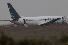 Boeing 737 trượt khỏi đường băng ở sân bay Senegal, 10 người bị thương
