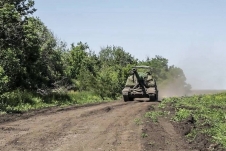 Nga bất ngờ điều quân về phía bắc Ukraine, tấn công thành phố Kharkiv