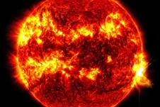 Mặt trời phát ra tia lửa lớn nhất trong hai thập kỷ, Trái đất có bị ảnh hưởng?