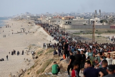 Viện trợ cho Gaza mắc kẹt và chất đống ở Ai Cập