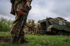 Nga liên tiếp chiếm được các vùng lãnh thổ lớn, Ukraine mòn mỏi chờ vũ khí Mỹ