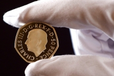 Xưởng đúc tiền Hoàng gia Anh tiết lộ chân dung tiền xu của Vua Charles III