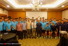 Đại sứ Việt Nam tại Indonesia gặp mặt động viên U19 Việt Nam