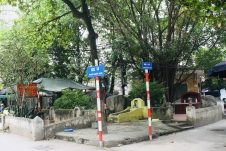 Phố nghĩa địa “độc nhất vô nhị” tại Thủ đô Hà Nội