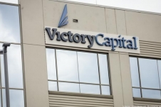 Cổ phiếu PTL tăng trần bất thường 5 phiên liền, Victory Capital giải trình ra sao?