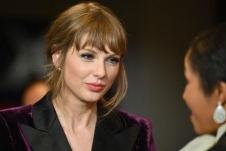 Đạo diễn phim 'Twilight' vẫn tiếc vì từ chối Taylor Swift