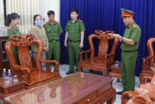 Bắt một kế toán văn phòng HĐND và UBND tại Bình Phước chiếm đoạt tiền ngân sách